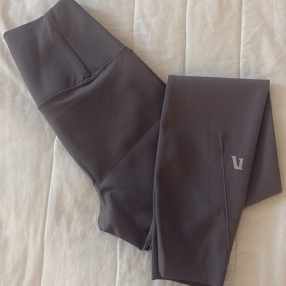EUC Vuori Evolve Leggings - Picture 8 of 9
